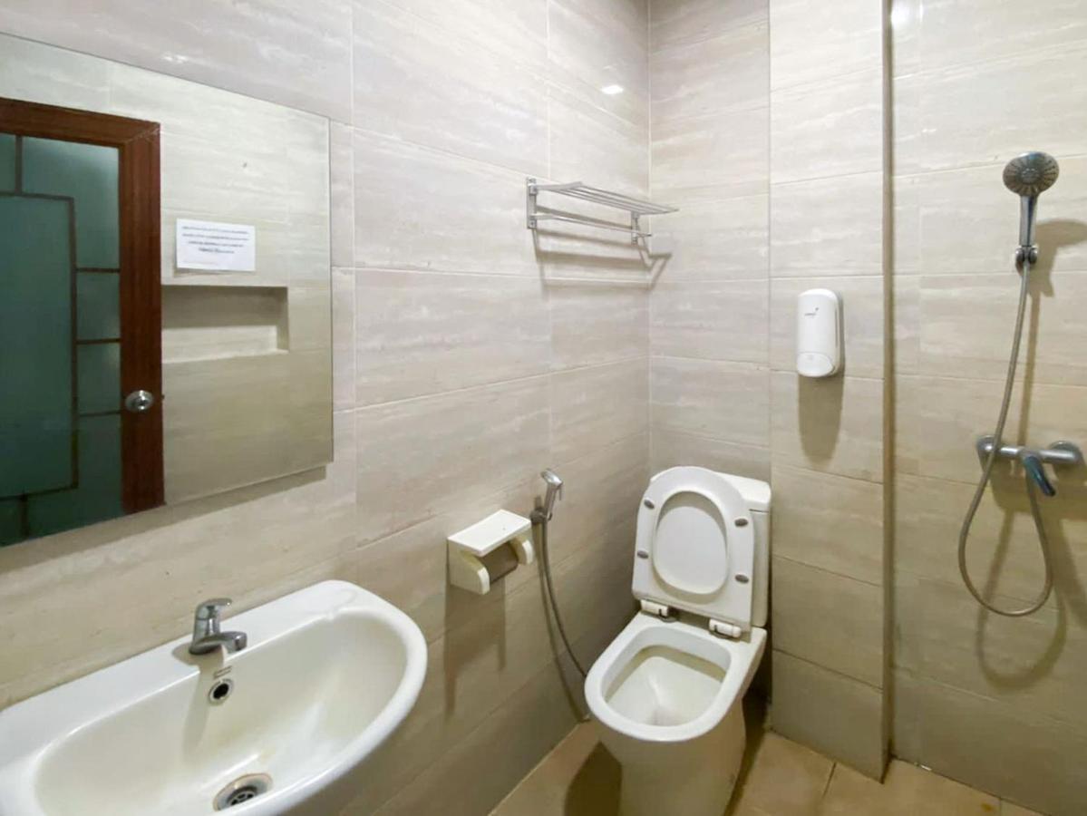 Sentosa Jaya Guest House Near Rs Hermina Medan Redpartner Εξωτερικό φωτογραφία