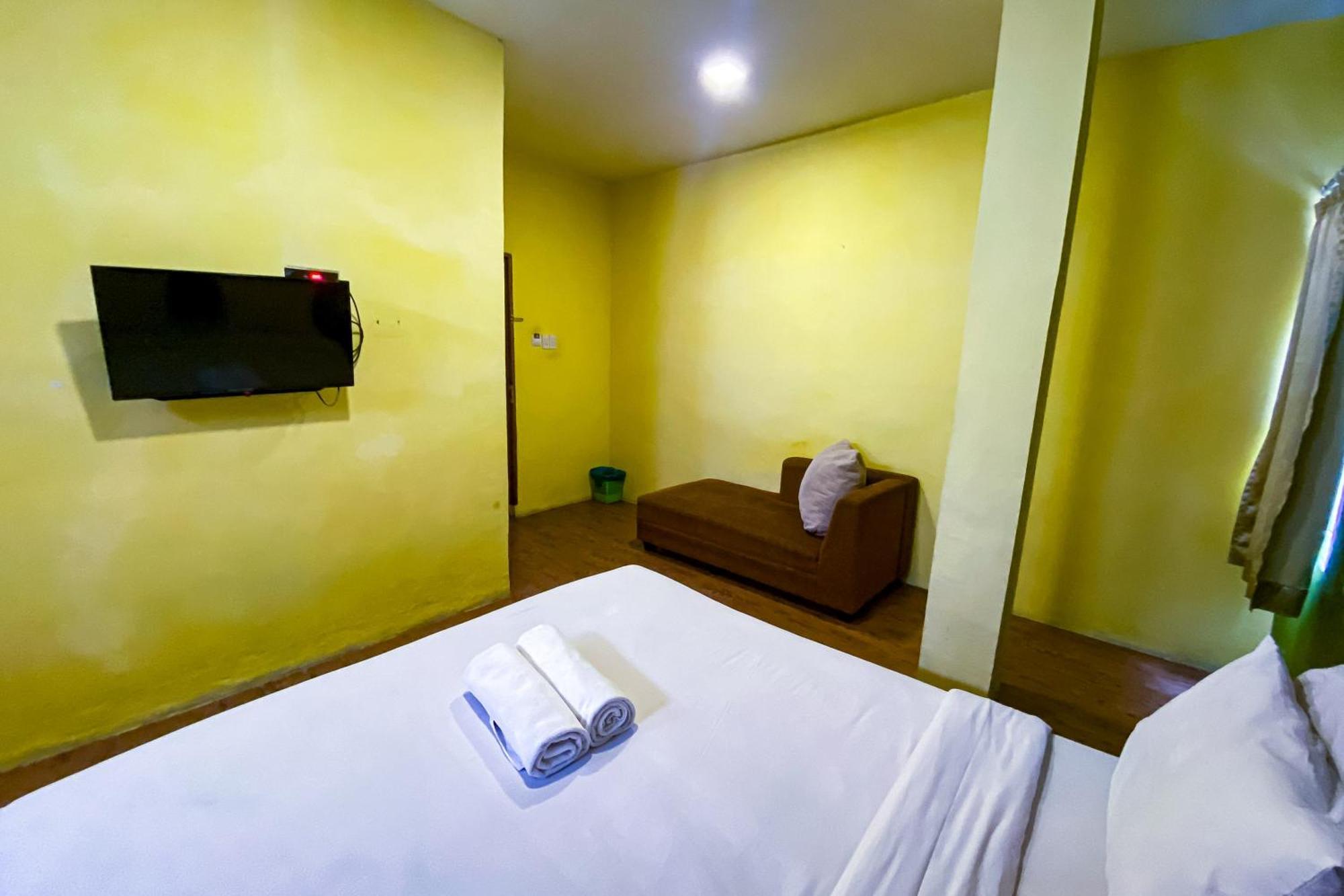 Sentosa Jaya Guest House Near Rs Hermina Medan Redpartner Εξωτερικό φωτογραφία