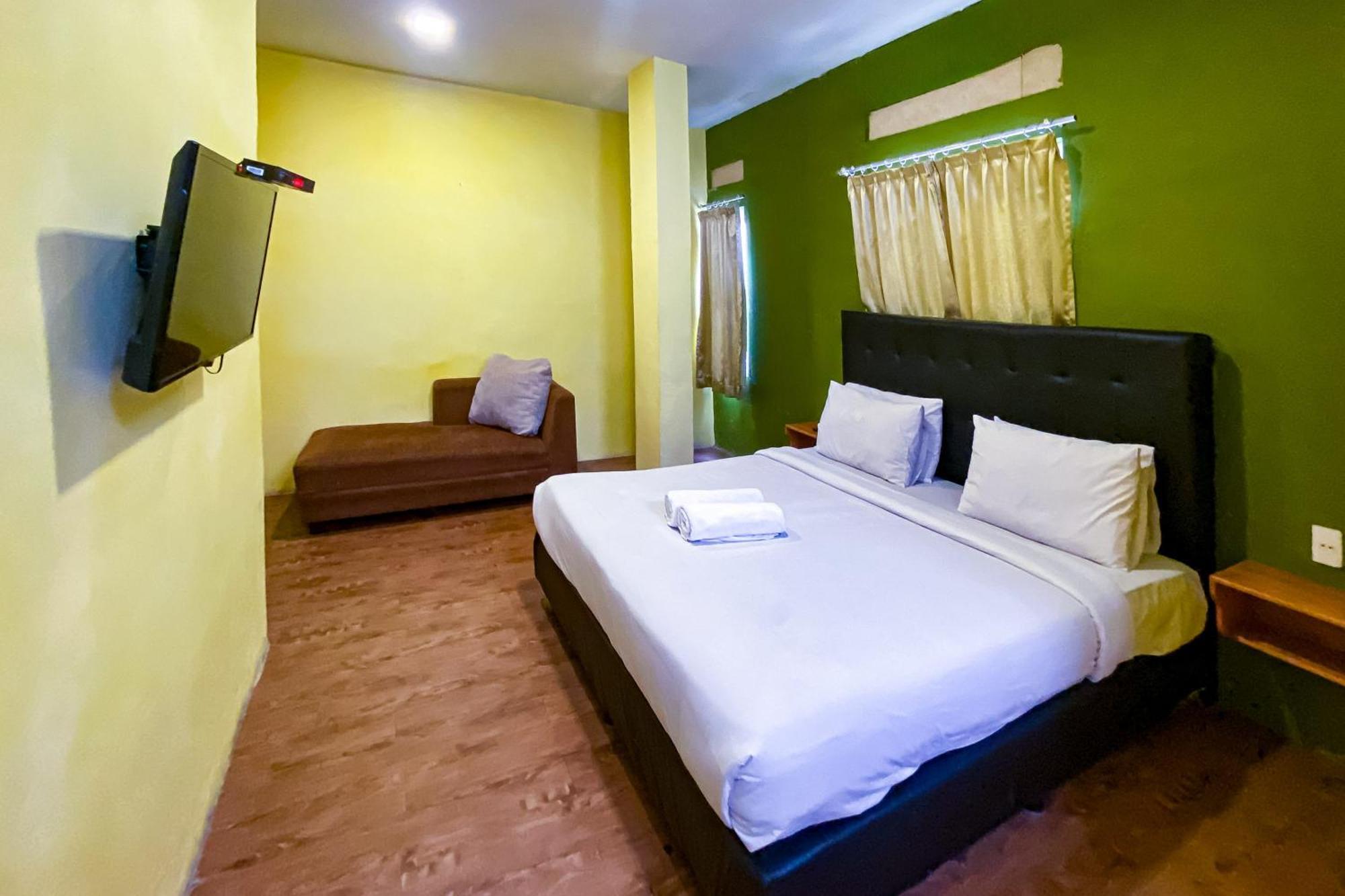 Sentosa Jaya Guest House Near Rs Hermina Medan Redpartner Εξωτερικό φωτογραφία