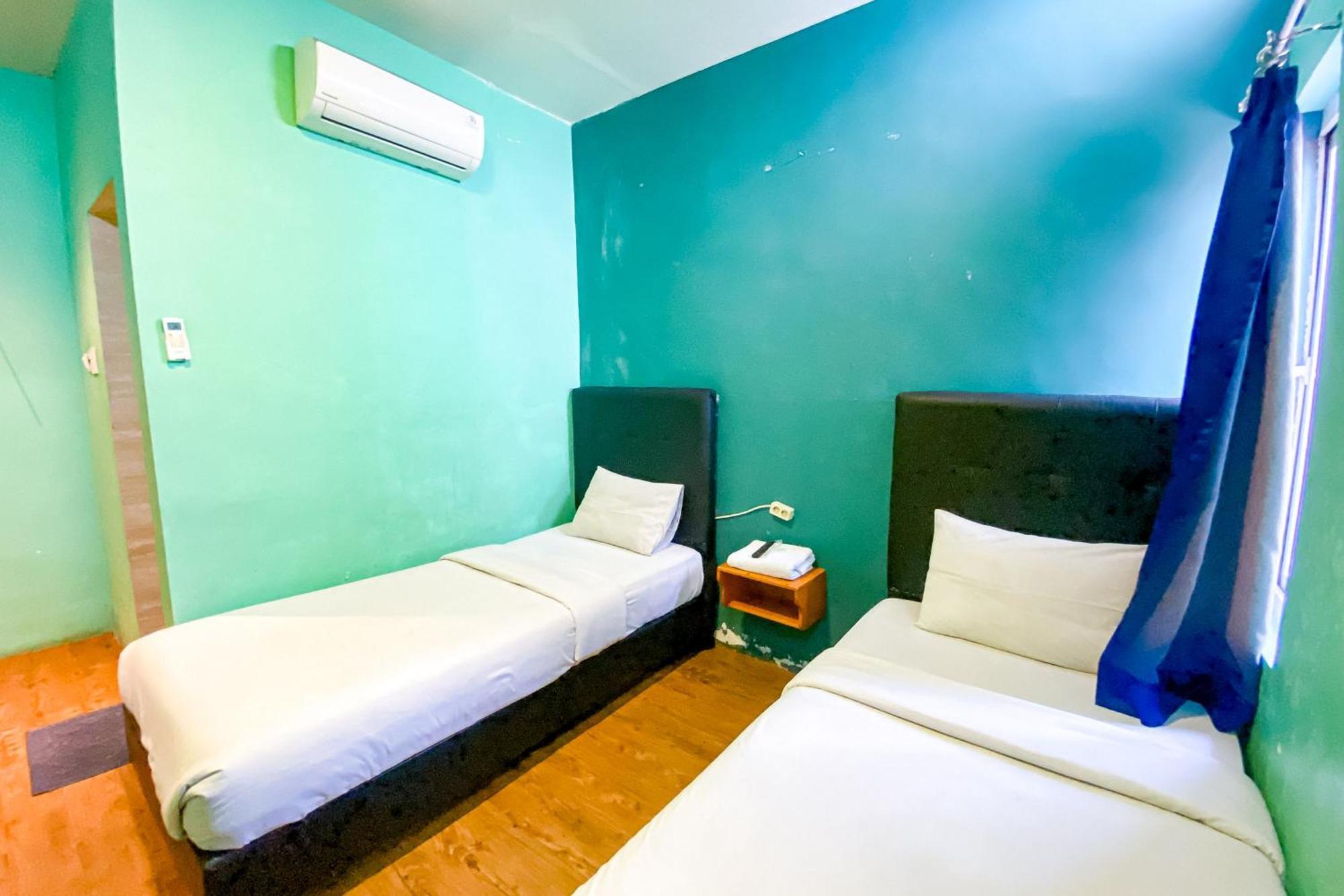 Sentosa Jaya Guest House Near Rs Hermina Medan Redpartner Εξωτερικό φωτογραφία