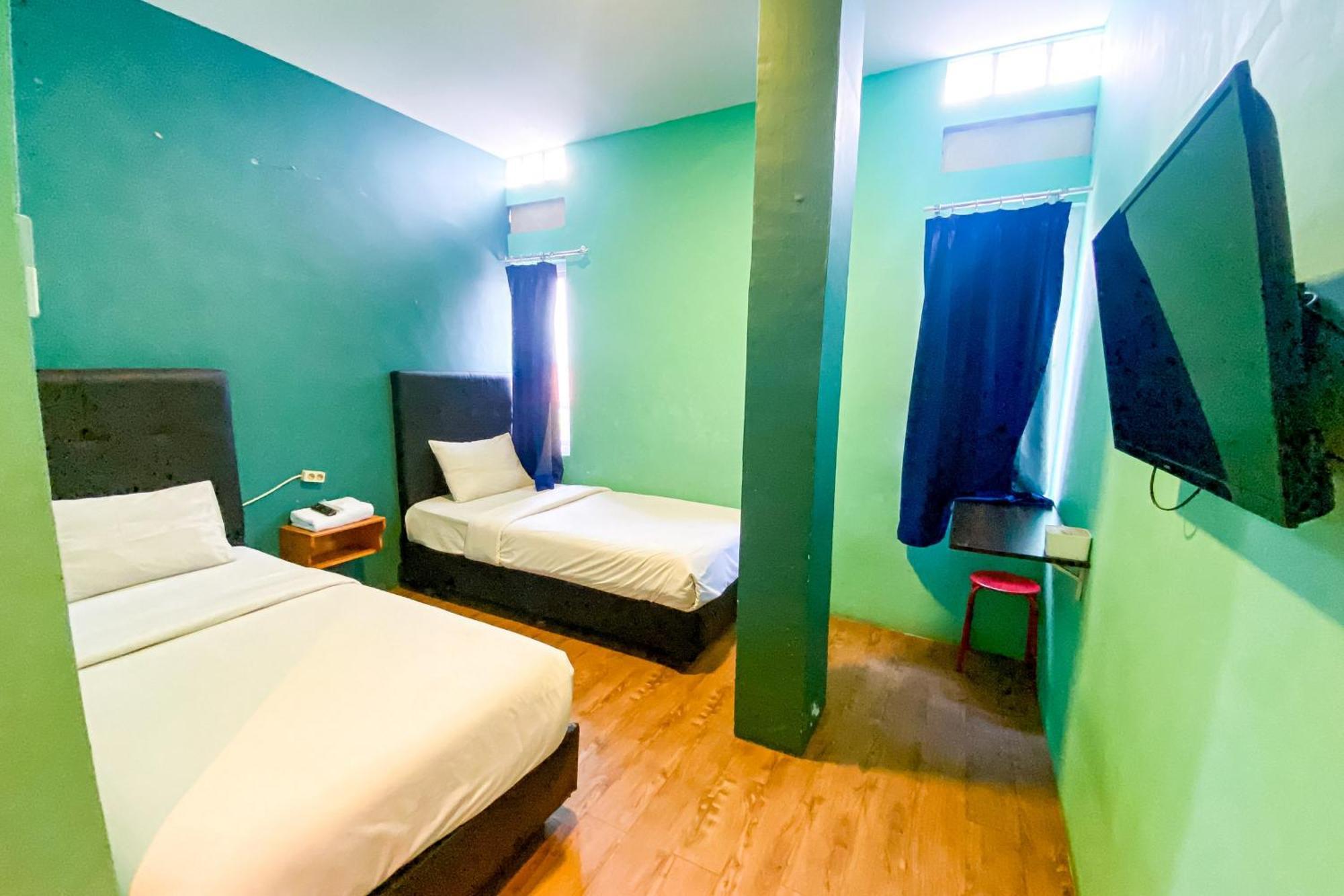 Sentosa Jaya Guest House Near Rs Hermina Medan Redpartner Εξωτερικό φωτογραφία