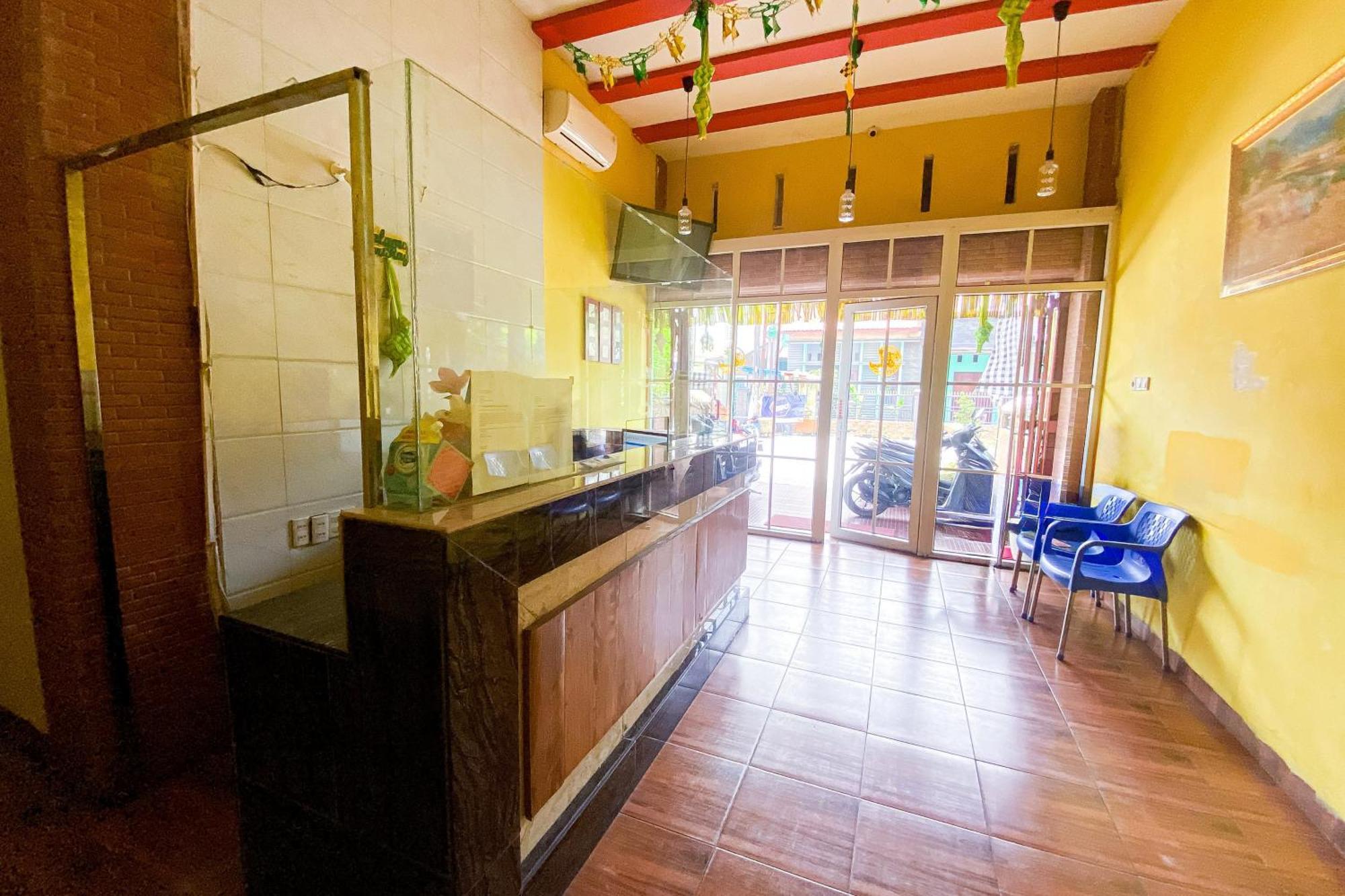 Sentosa Jaya Guest House Near Rs Hermina Medan Redpartner Εξωτερικό φωτογραφία