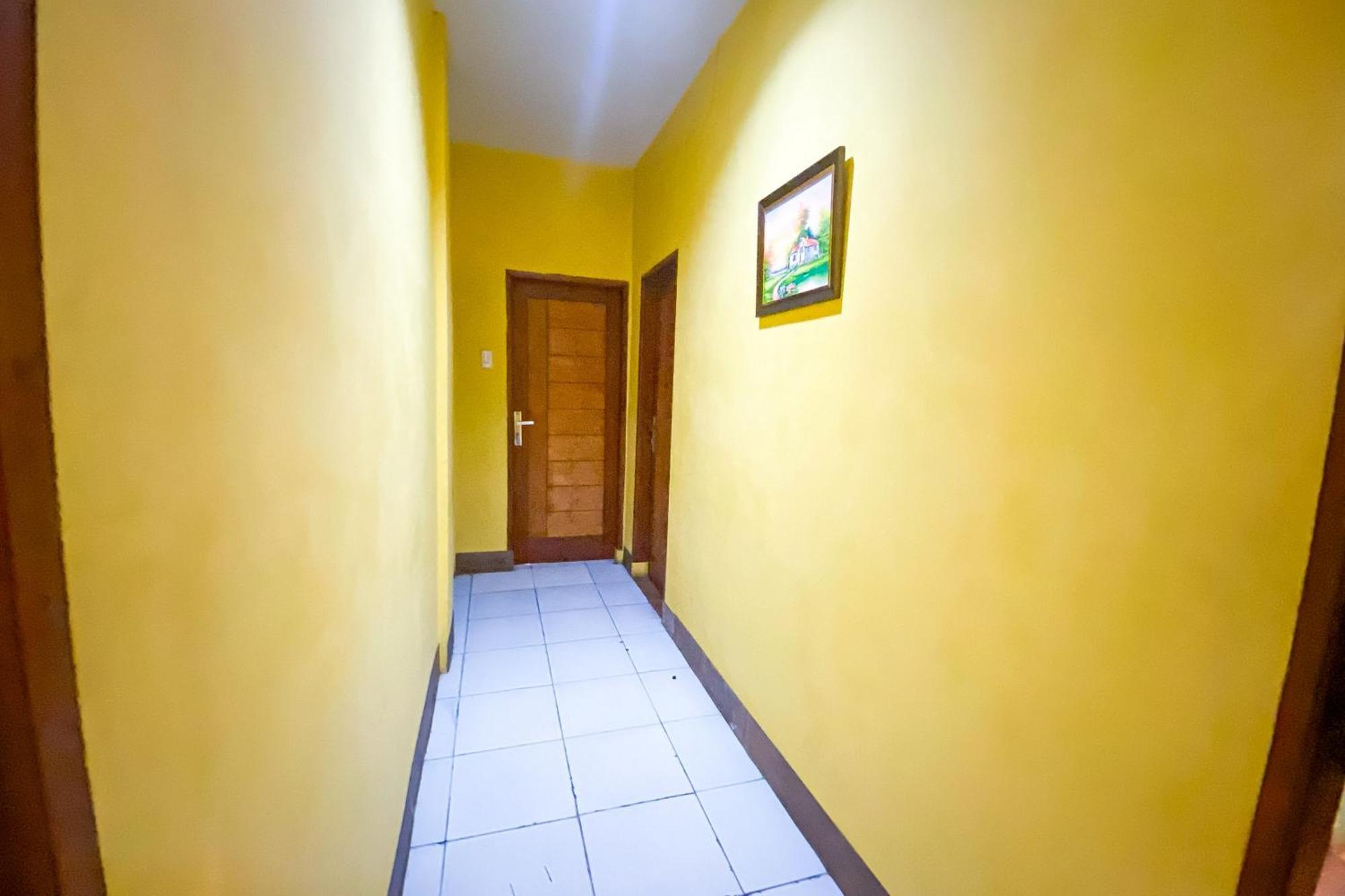 Sentosa Jaya Guest House Near Rs Hermina Medan Redpartner Εξωτερικό φωτογραφία