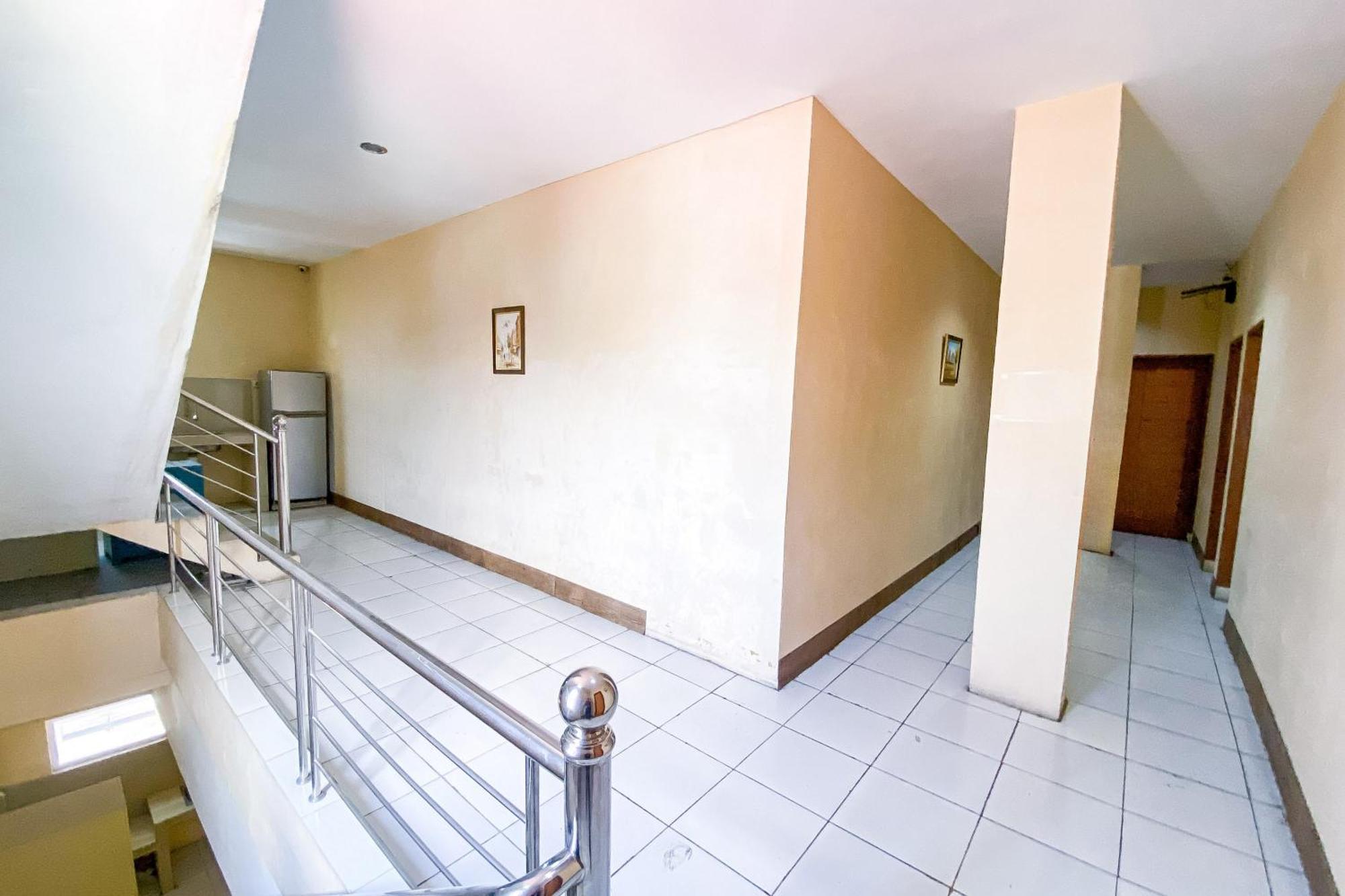 Sentosa Jaya Guest House Near Rs Hermina Medan Redpartner Εξωτερικό φωτογραφία