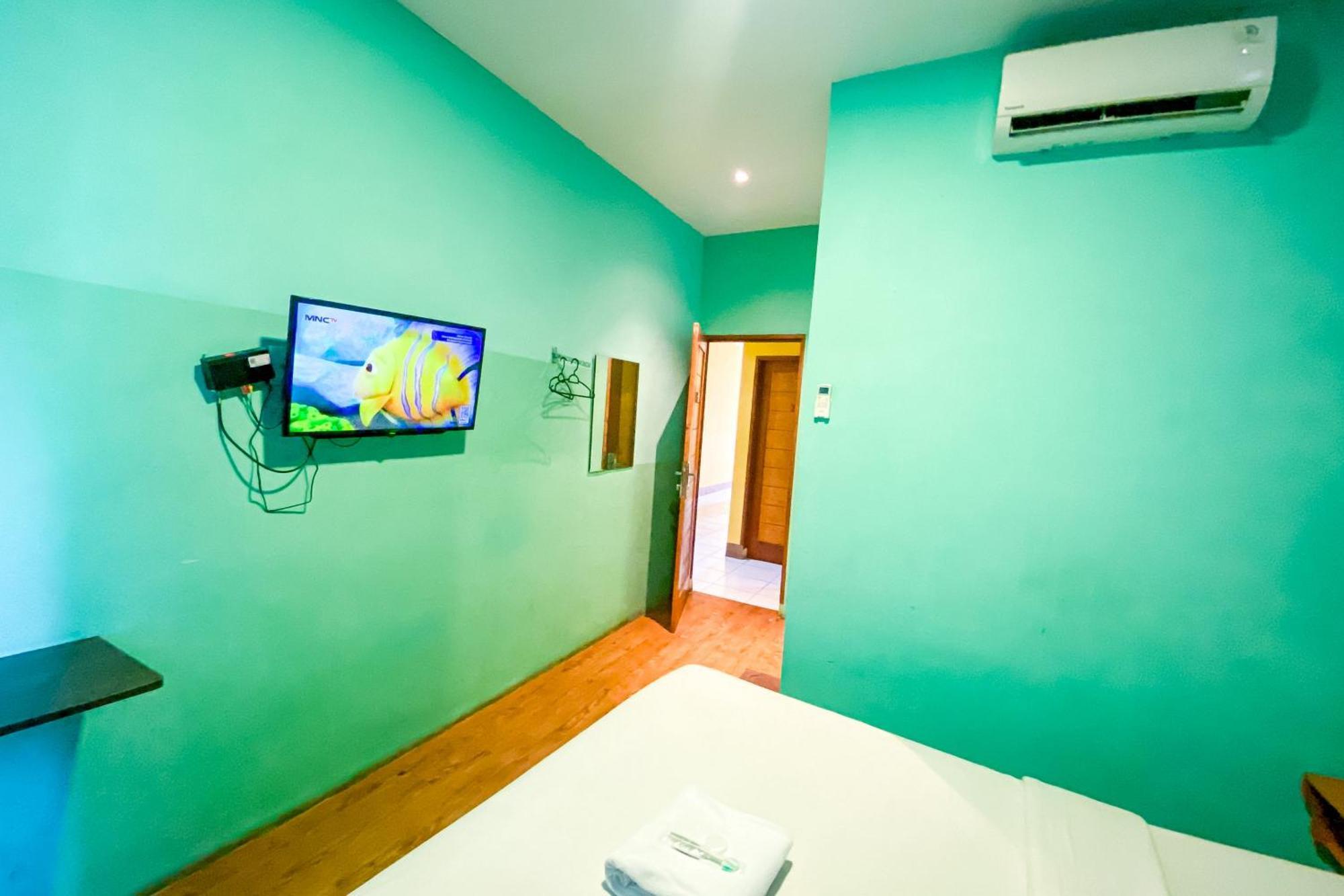 Sentosa Jaya Guest House Near Rs Hermina Medan Redpartner Εξωτερικό φωτογραφία