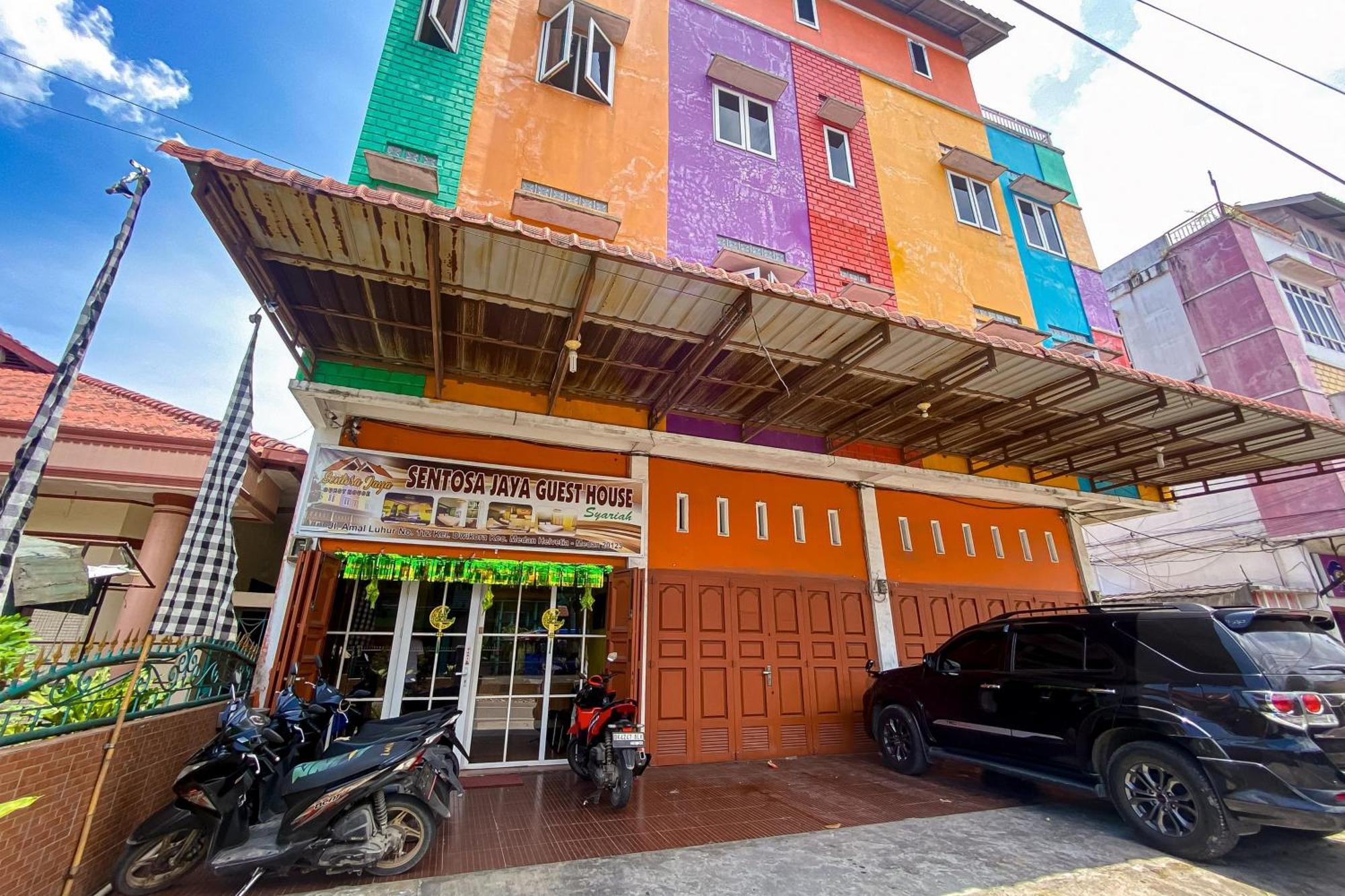 Sentosa Jaya Guest House Near Rs Hermina Medan Redpartner Εξωτερικό φωτογραφία